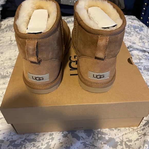 Brand new ugg mini size 6 100% authentic- SOLD!!!!!! - Picture 9 of 10